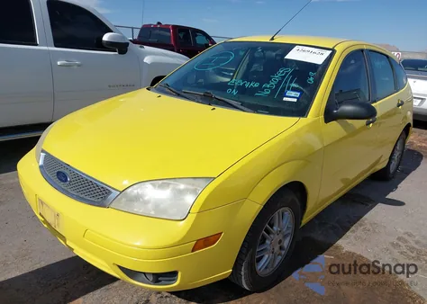 2005 Ford Focus Zx5 из США, поврежденный, VIN 3FAFP37NX5R125657